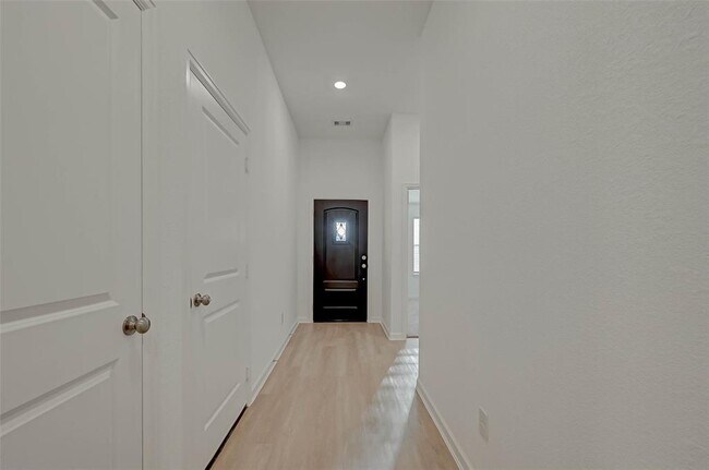 Building Photo - 5503 Whisperwind Ranch Trl