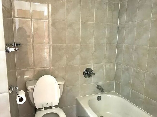 Building Photo - 44 Market St