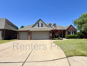 Building Photo - 3004 S Tamarack Ave