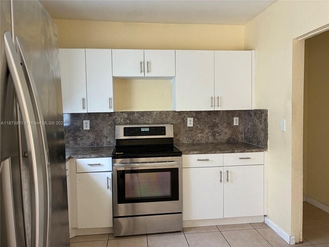 Building Photo - 28115 SW 143rd Ct