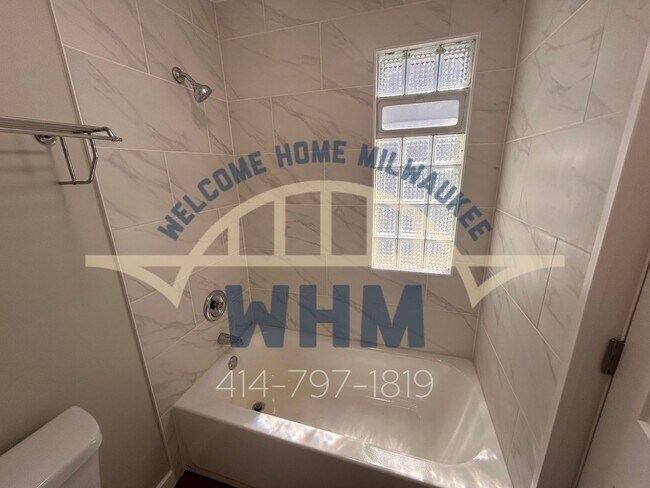 Building Photo - 3045A N Booth Street