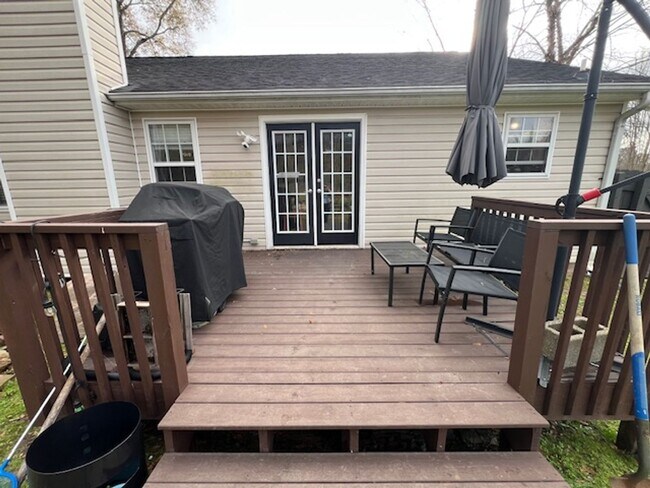 Foto del edificio - Lovely 3 bed 2 bath house on Ruth St.!