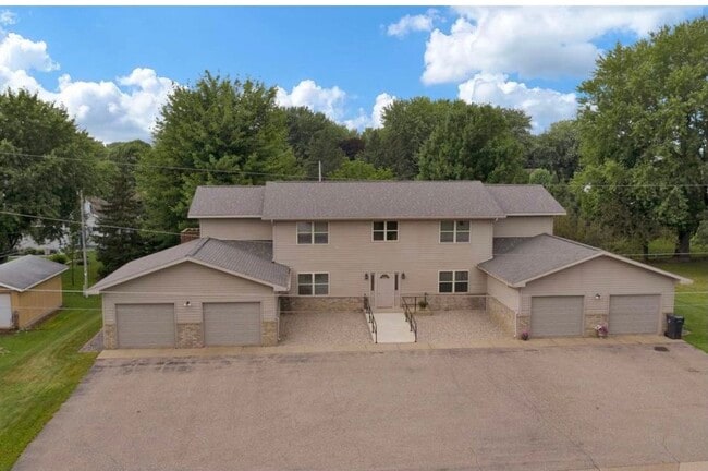 Building Photo - 10561 North Rd