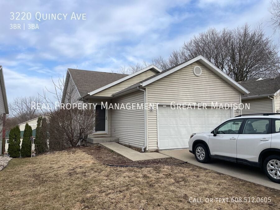 Primary Photo - 3220 Quincy Ave