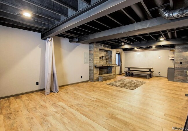 Foto del edificio - 3791 Charterwood Cir