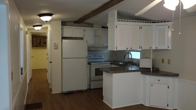 Building Photo - 269 Caravan Cir