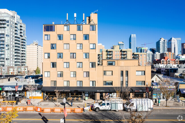 Building Photo - The Ambassador