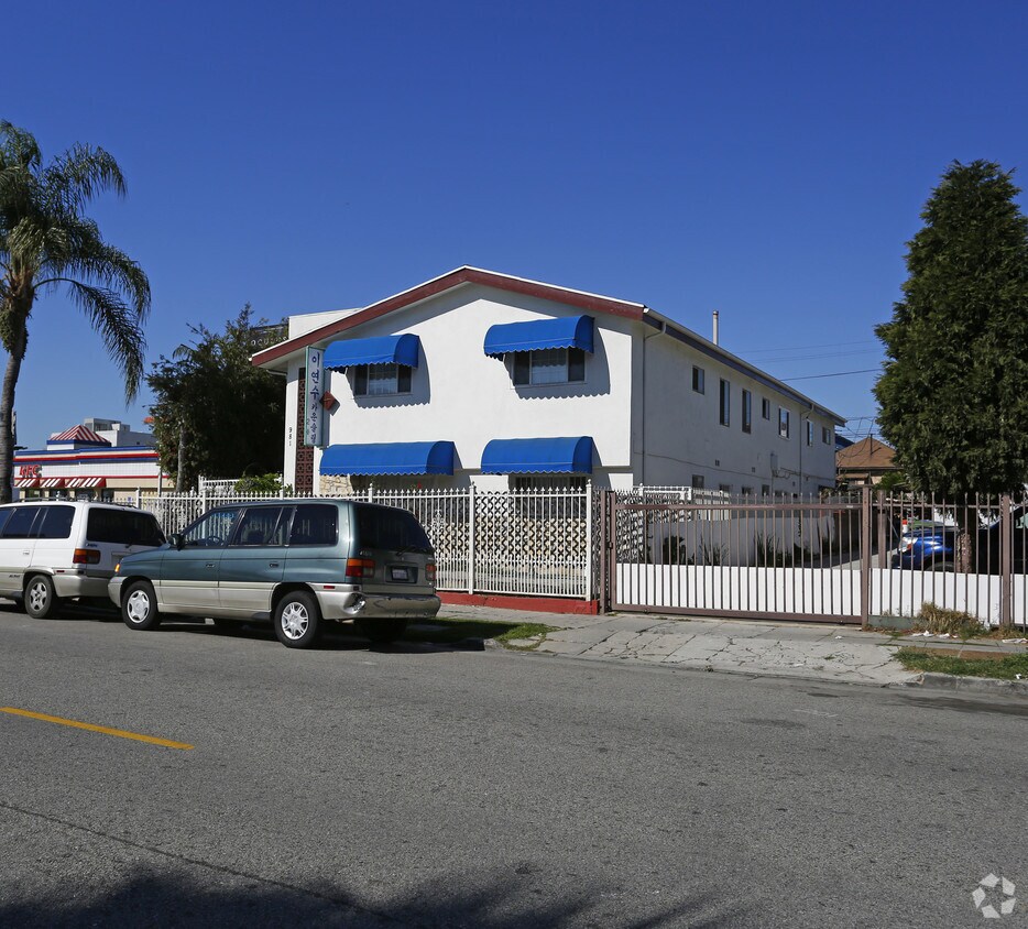 Primary Photo - 981 S Catalina St