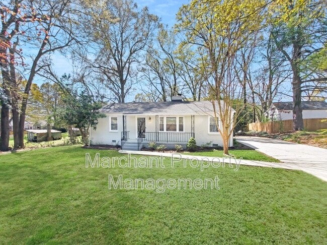 Photo - 8 E Circle Ave House