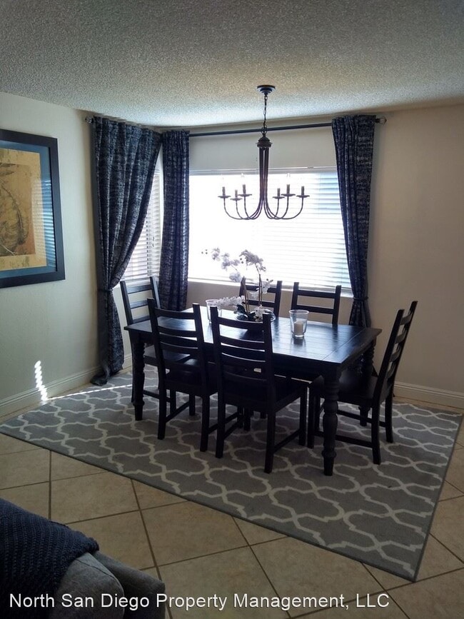 Building Photo - 3 br, 2 bath House - 4784 Mayflower Way