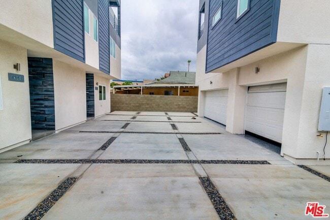 Building Photo - 1625 S New Hampshire Ave