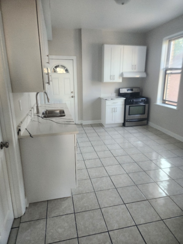 Building Photo - 2326 S Homan Ave