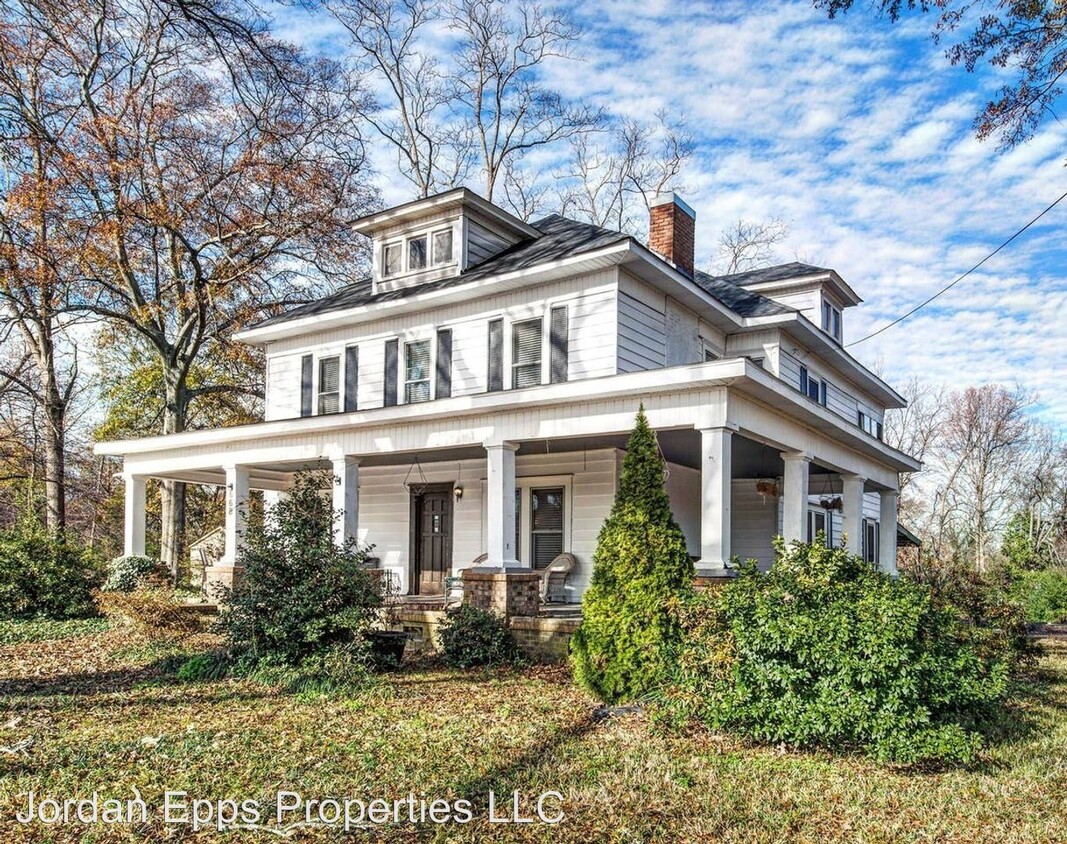 Primary Photo - 4 br, 3.5 bath House - 668 North Avenue