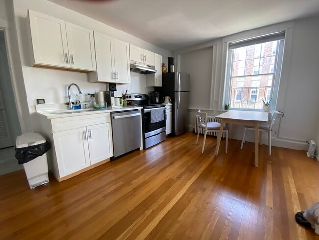 Foto del edificio - 50 Englewood Ave