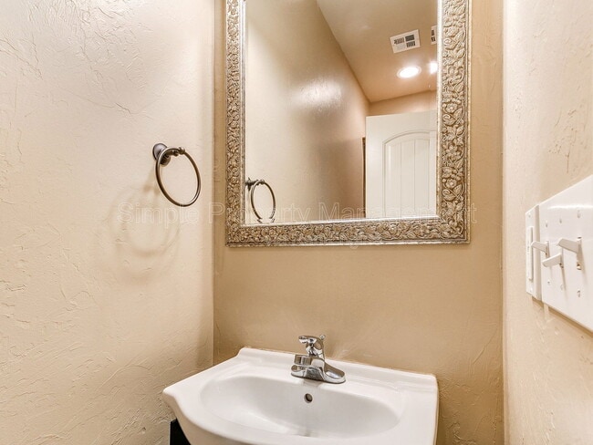 Foto del edificio - 2876 Muzzy St