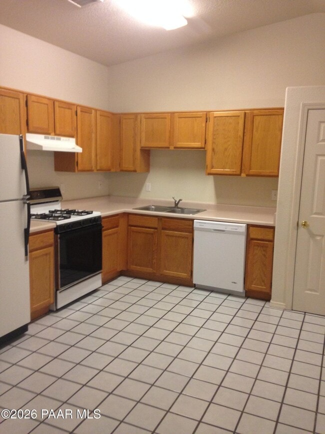 Building Photo - 6144 N Rockland Dr
