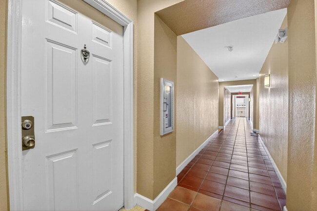 Building Photo - 780 S Sapodilla Ave