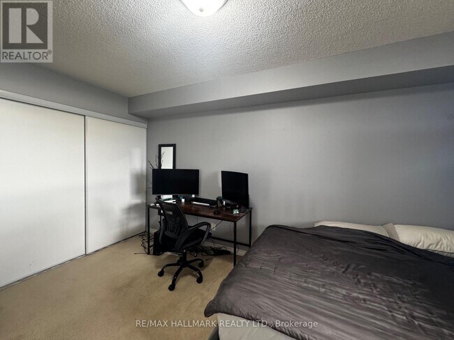 Photo du bâtiment - 710 Humberwood Blvd