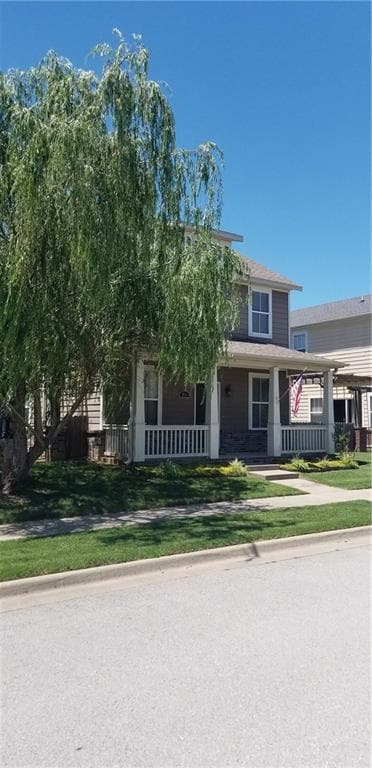 Building Photo - 631 N Longfellow Ln