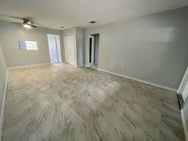 Building Photo - 5305 N Blvd