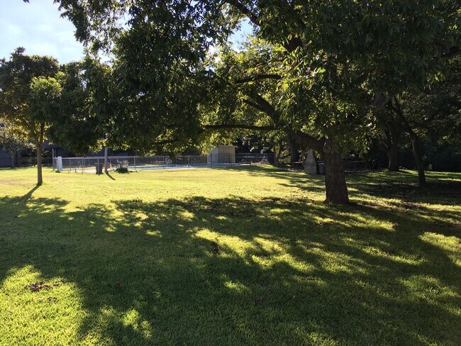 Foto del edificio - 179 E Edgewater Ter