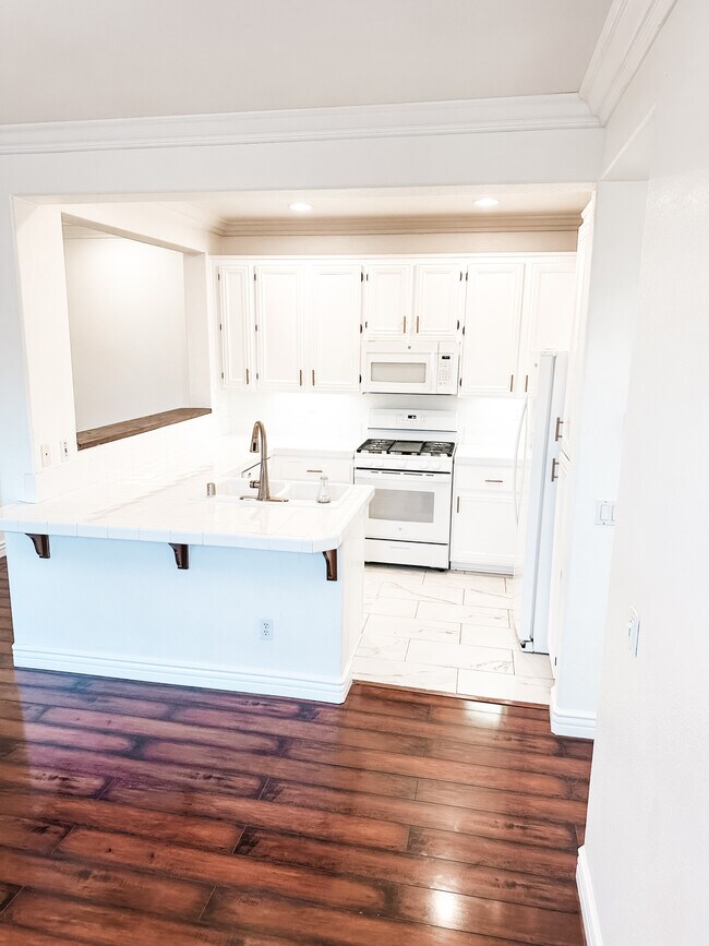 Foto del edificio - 2744 Crown Ridge Rd