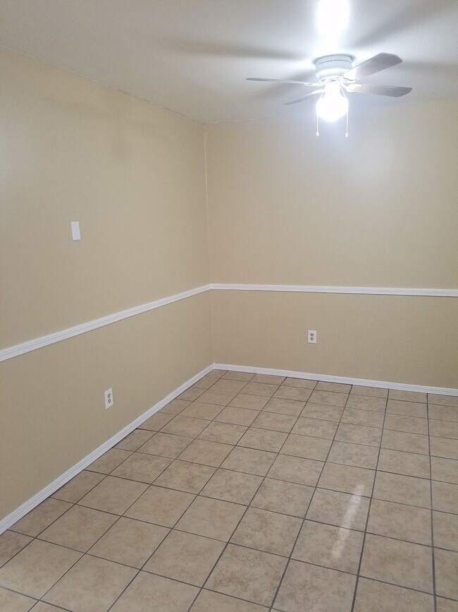 Foto del edificio - 2 Bedroom, 1.5 Bathroom 1st Floor Condo wi...