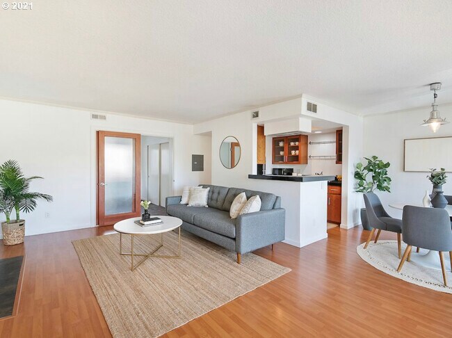Foto del edificio - 6600 SE Division St