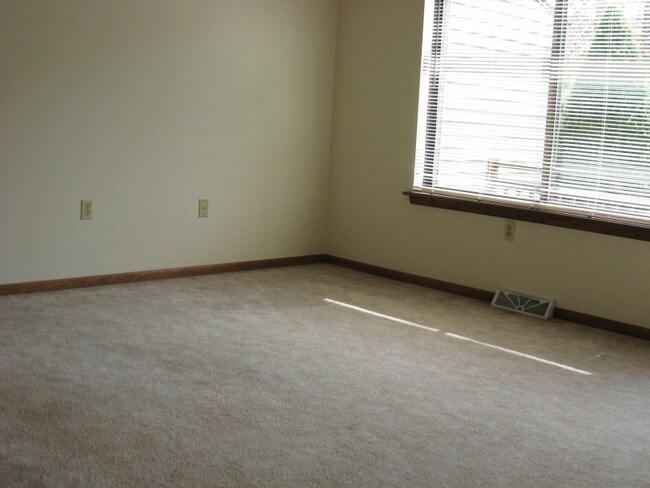Foto del edificio - 2872 Willowood Dr
