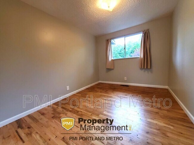 Building Photo - 7802 SE 68th Ave