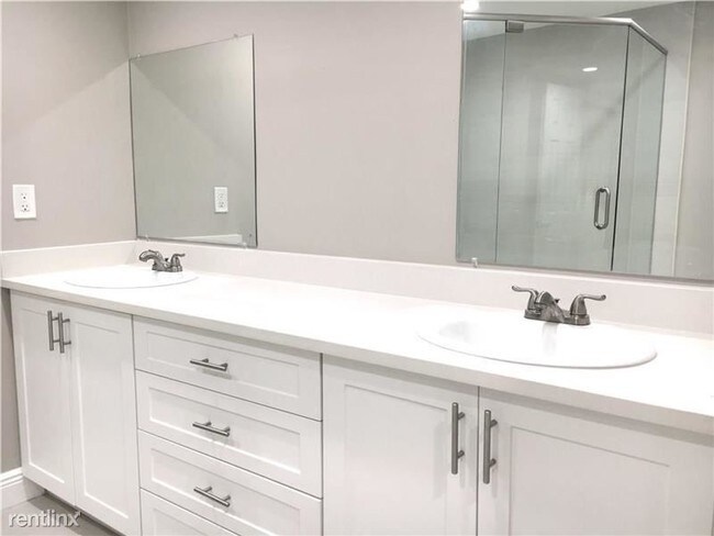 Foto del edificio - 6301 Farragut St
