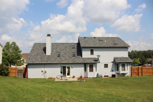 Building Photo - 9811 Valley Vista Pl