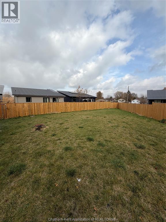 Photo du bâtiment - 55 Clara Cres