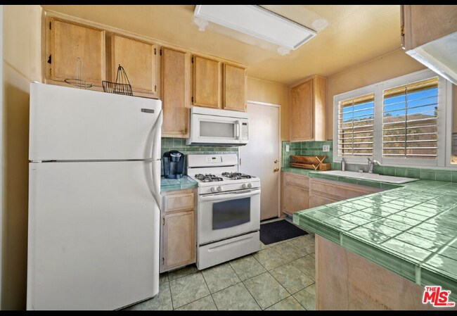 Foto del edificio - 5882 Bowcroft St