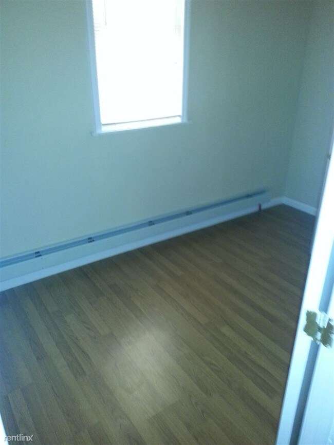 Building Photo - 378 Avon Ave