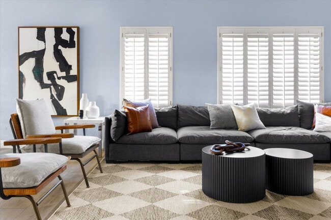 Building Photo - 5604 E Beverly Ln