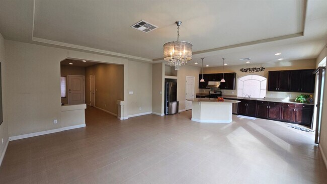 Building Photo - 4 br, 3.5 bath House - 7160 S Bronco St