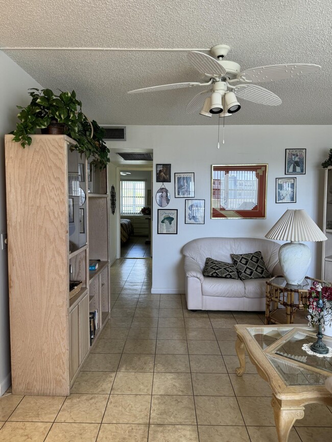 Building Photo - 4040 Exeter C