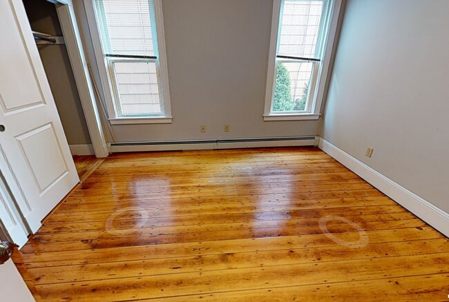 Building Photo - 6 Beacon St