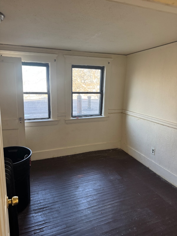 Foto del edificio - 215 Main St