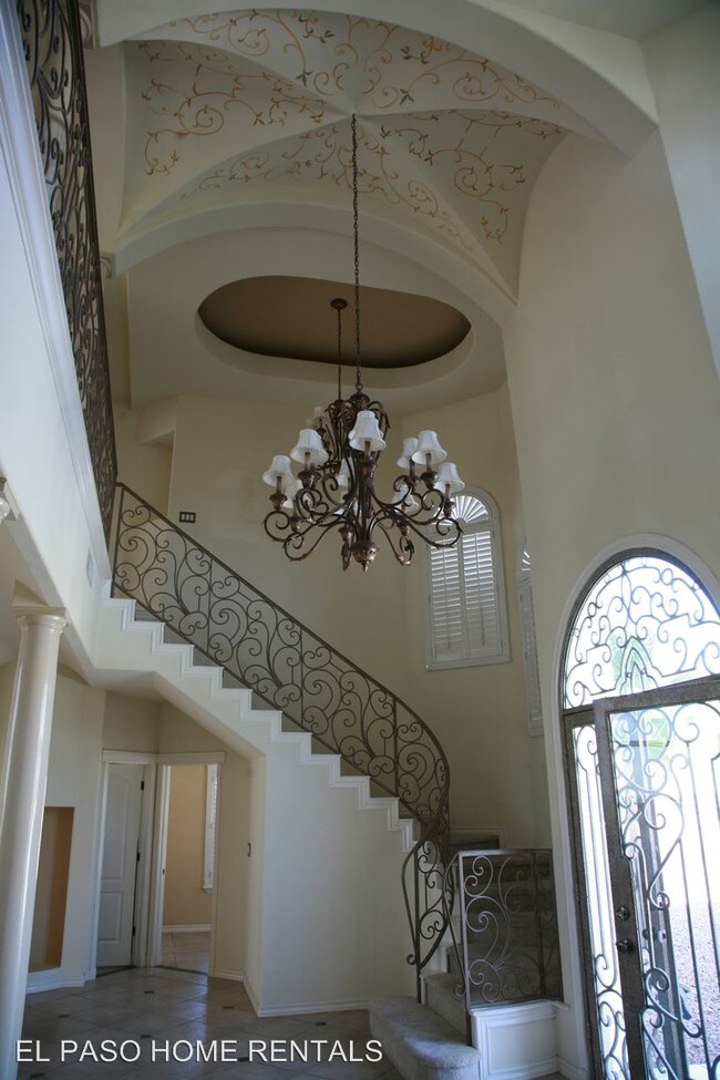 Building Photo - 4 br, 4 bath Apartment - 6476 Calle Del Sol