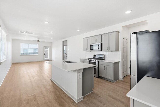 Foto del edificio - 515 Millbrook Blvd