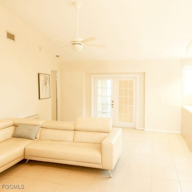 Building Photo - 1925 Gardner Ave