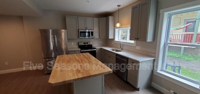 Photo - 96 S Union St Apartment