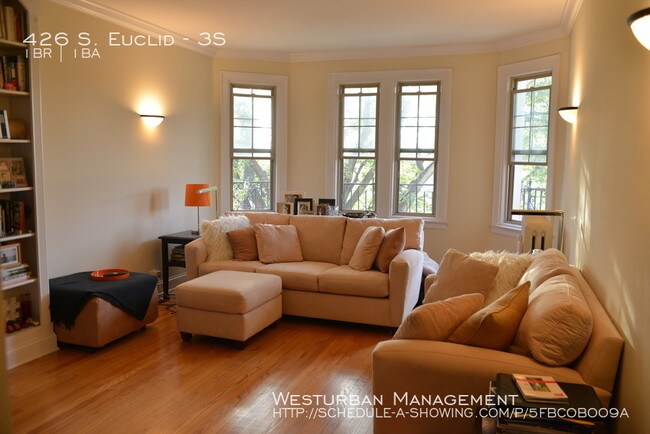 Foto del edificio - Sunny Top Floor Condo