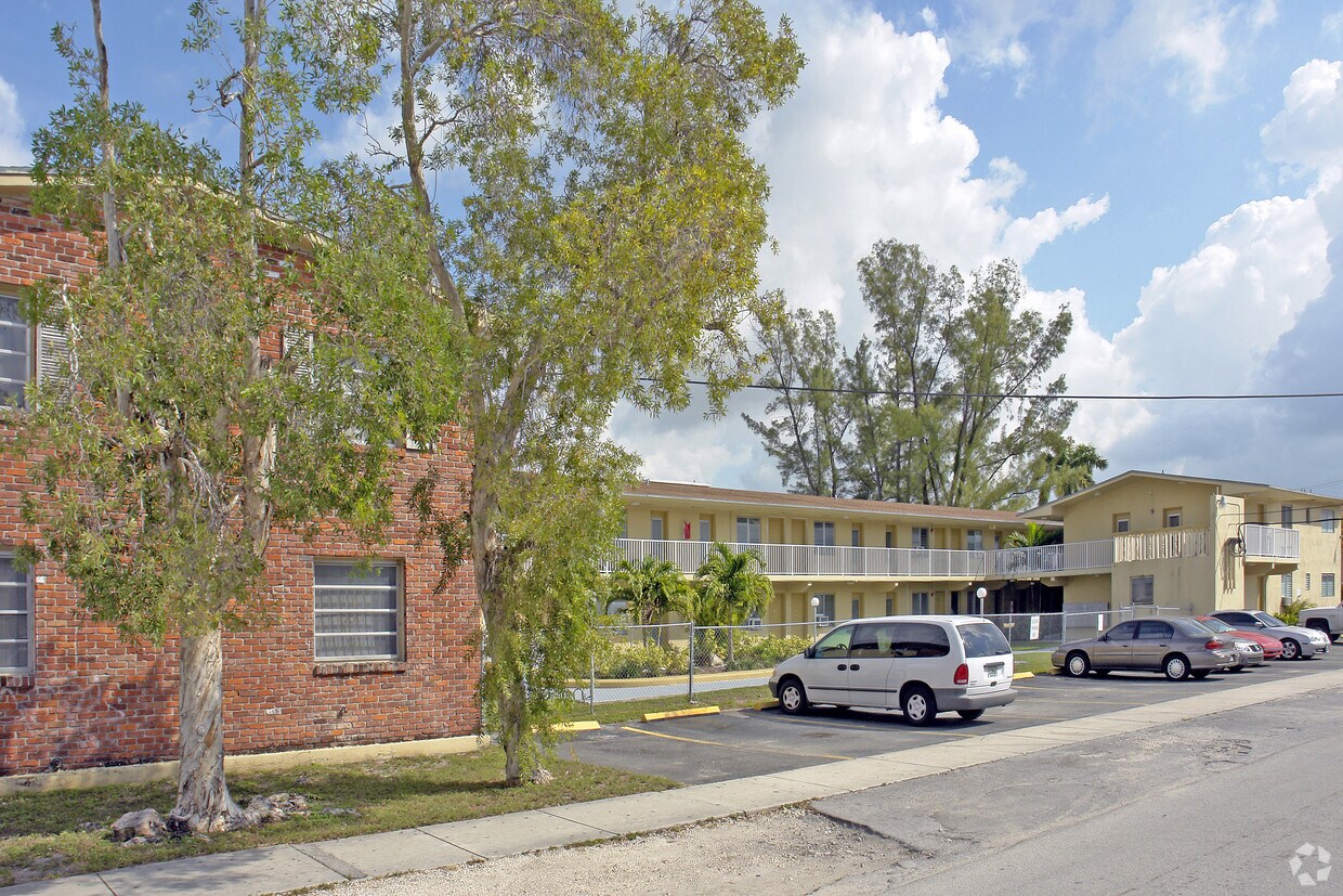 Building Photo - 3695 NW 9th St