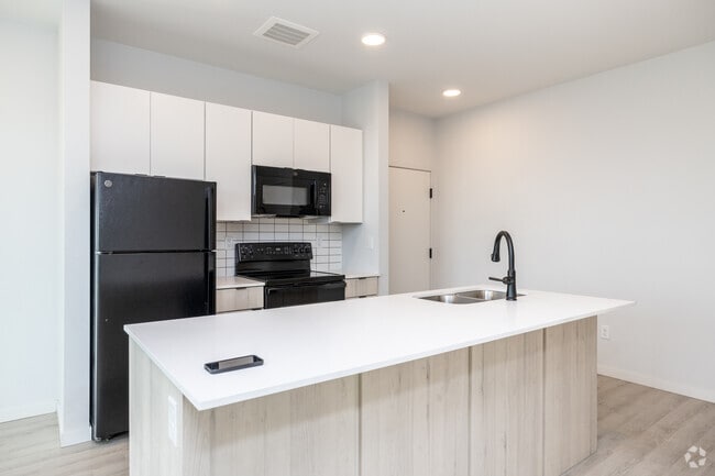 1BR, 1BA - 530SF - Kitchen - Trestle Lofts