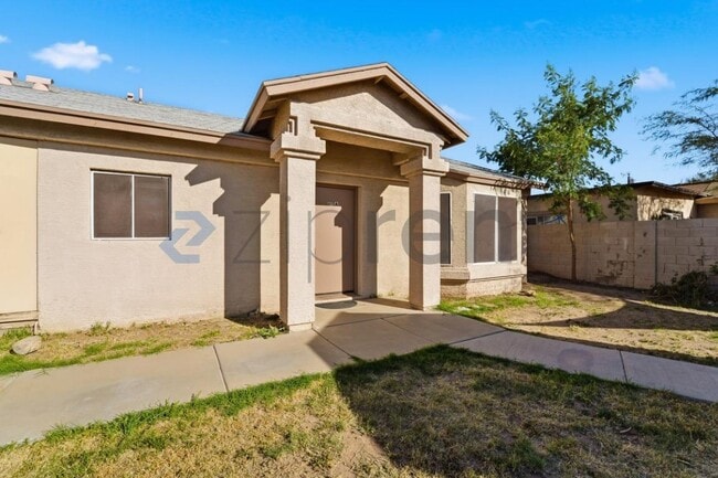 Foto del edificio - 8321 W Edwards St