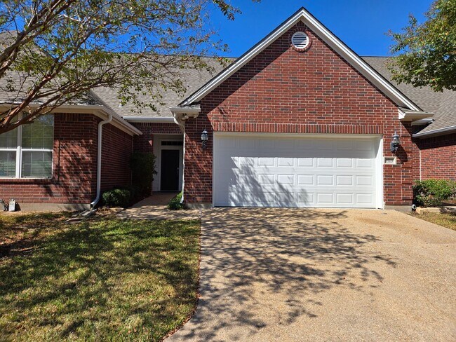 Foto del edificio - College Station -3 bedroom/ 2.5 bath - 2 s...