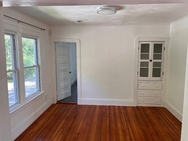 Building Photo - 169 Pineywoods Ave